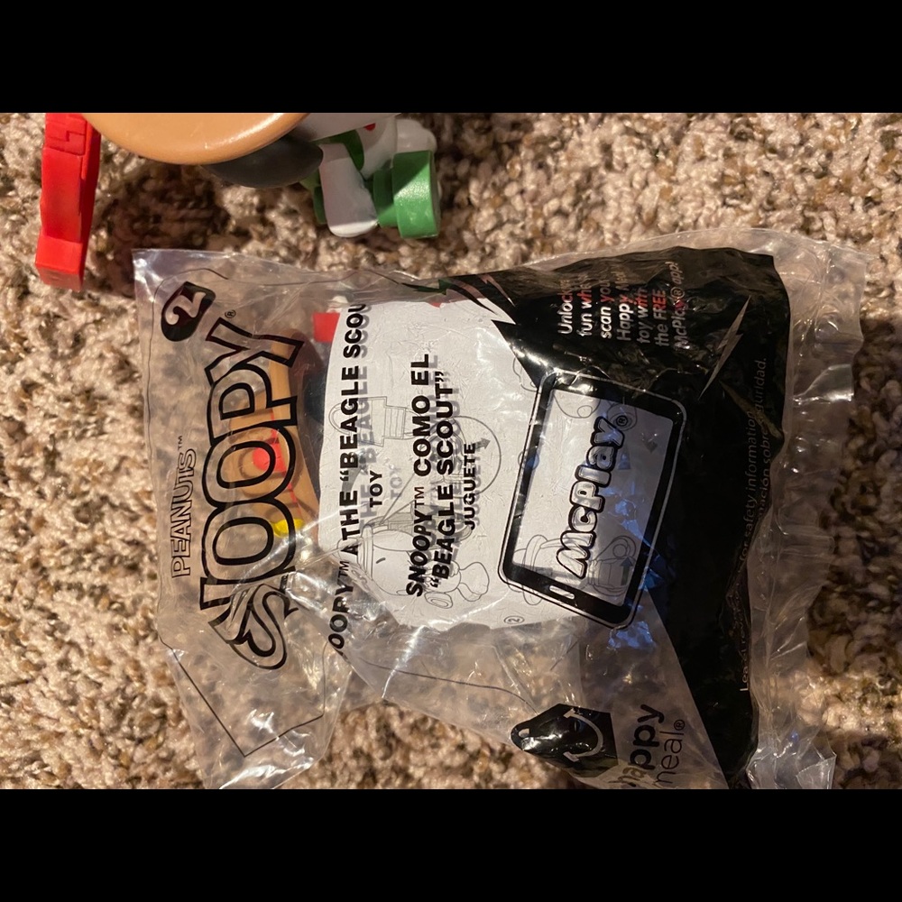 4 Peanuts Snoopy McDonalds 2018 Toys